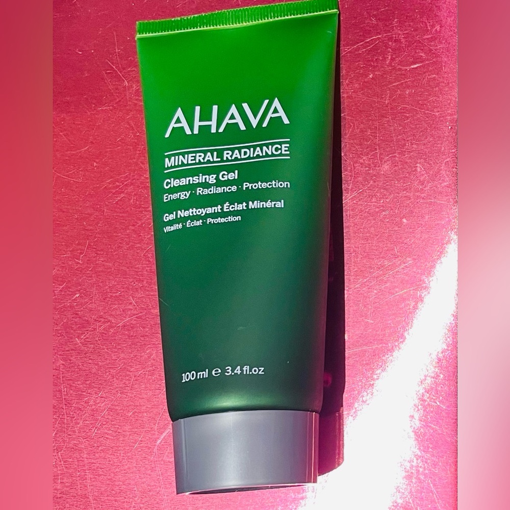 AHAVA Mineral Radiance Cleansing Gel